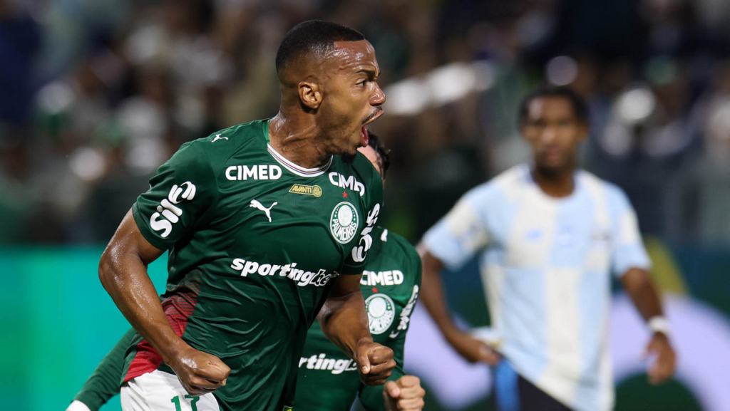 O jogador Marlon Freitas, da SE Palmeiras, comemora seu gol contra a equipe do Grêmio FBPA, durante partida válida pela nona rodada, do Campeonato Brasileiro, Série A, na Arena Barueri. (Foto: Cesar Greco/Palmeiras/by Canon)